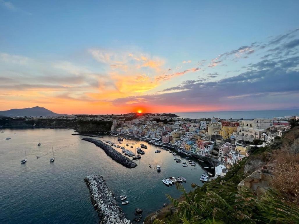 Residence Dei Pescatori Procida Bagian luar foto